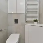 Spacious With Balcony Near The Slavic Hill By Renters Prestige דירה *