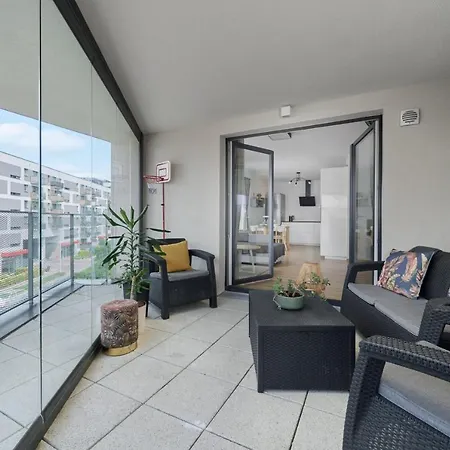 アパート Spacious With Balcony Near The Slavic Hill By Renters Prestige *