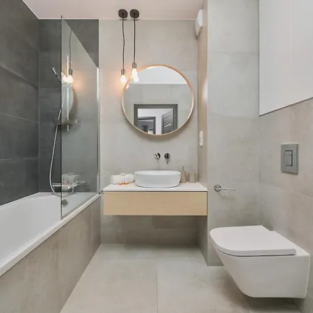 アパート Spacious With Balcony Near The Slavic Hill By Renters Prestige
