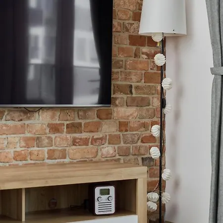 Spacious With Balcony Near The Slavic Hill By Renters Prestige *