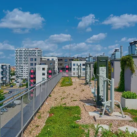 Διαμέρισμα Spacious With Balcony Near The Slavic Hill By Renters Prestige
