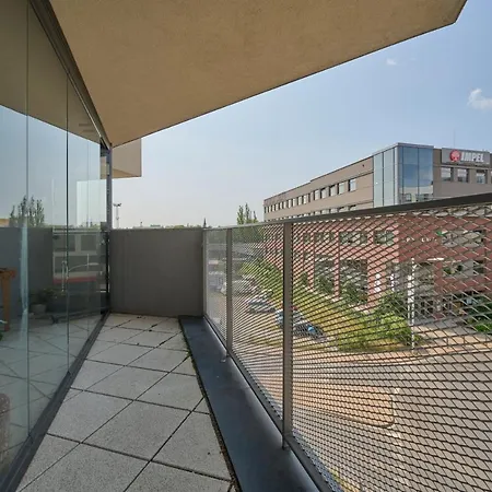 Spacious With Balcony Near The Slavic Hill By Renters Prestige