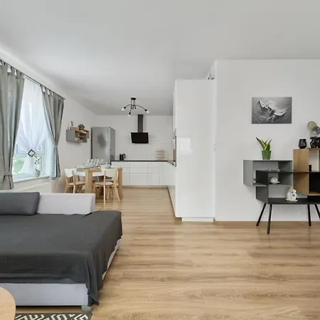 Διαμέρισμα Spacious With Balcony Near The Slavic Hill By Renters Prestige Βρότσλαβ