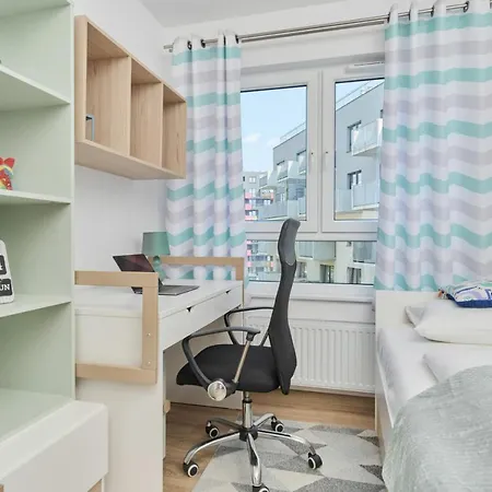 Spacious With Balcony Near The Slavic Hill By Renters Prestige