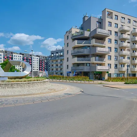 Διαμέρισμα Spacious With Balcony Near The Slavic Hill By Renters Prestige *